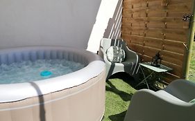 Conteneur Avec Spa Prive Face Aux Vignes