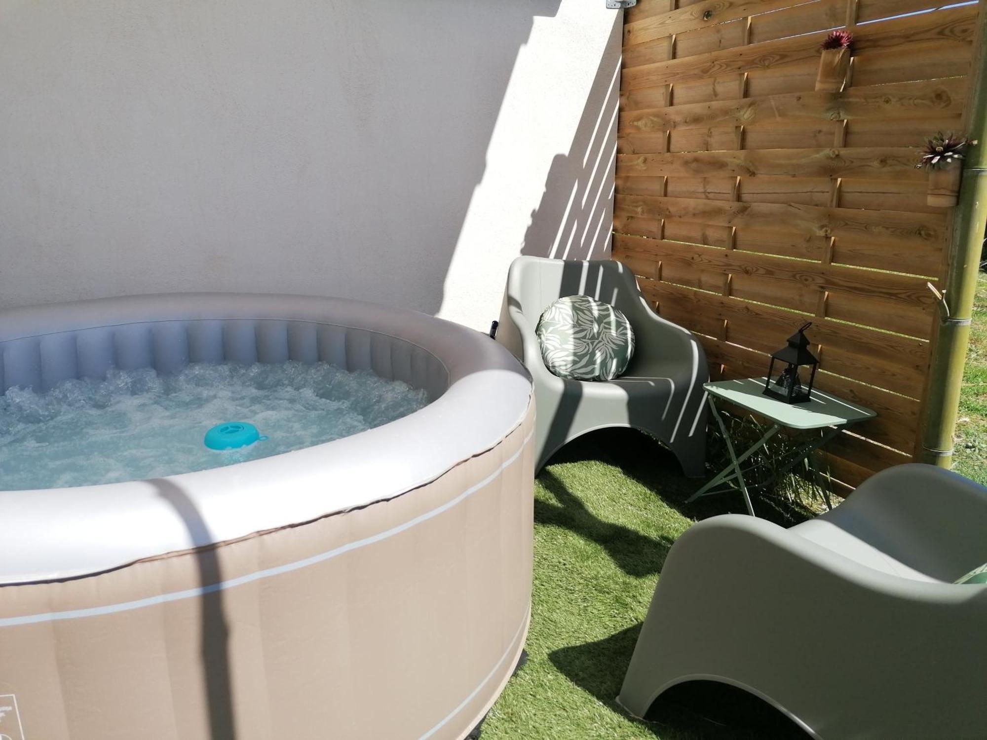 Conteneur Avec Spa Prive Face Aux Vignes Massillargues-Attuech Extérieur photo